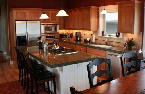 RiverWild House | Private Retreat at River Wild in Mt Bachelor Village, Private HotTub, A/C, WiFi