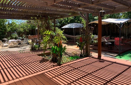Saratoga House | Private Retreat in Saratoga Cozy Rooms Expansive Yard Ideal Getaway