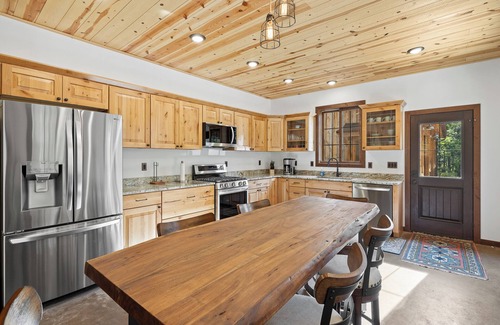 Rapid City Cabin | Private retreat, new hottub, peaceful views, and perfectly located to explore