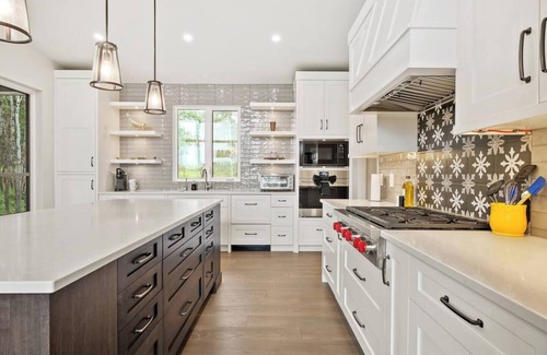Calgary House | Private Retreat w/Gym, Office, Garage, Deck
