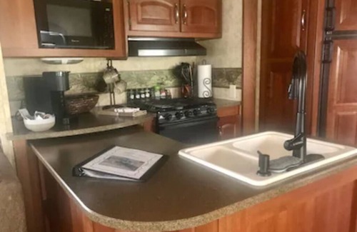 Mena Cabin | Private, Romantic, ride 6 miles to ATV trails from cabin, outdoor lighting/fire pit