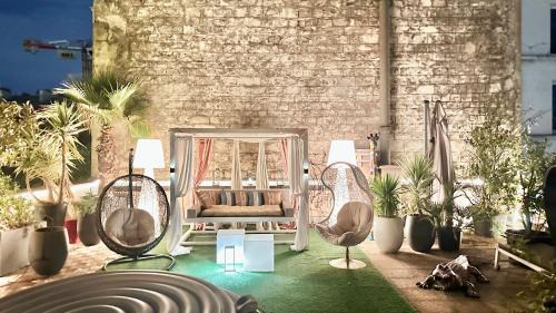 La Celle-sous-Gouzon Apartment | Private Rooftop Jacuzzi