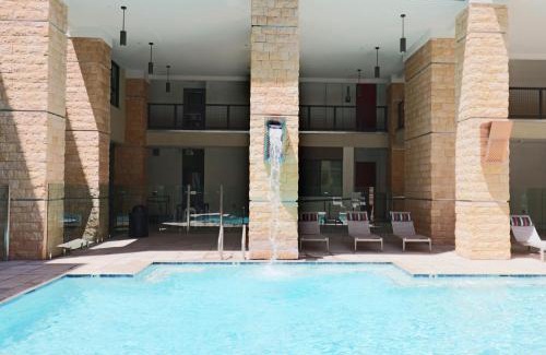 North Scottsdale Apartment | Private Rooftop Terrace-Walk Score 81-Shopping District-King Beds-Parking 4021