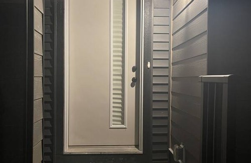 Calgary Resort | Private room ∙ 1 guest
