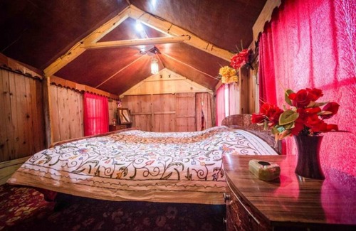 Dal Lake Cabin | Private room ∙ 2 guests