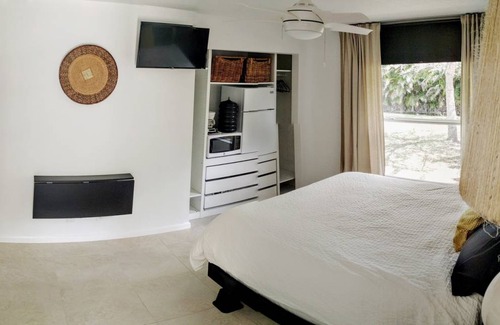 Jupiter Farms Resort | Private room ∙ 2 guests