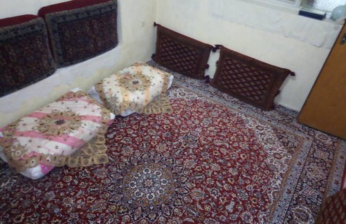 Shīrāz Resort | Private room ∙ 3 guests