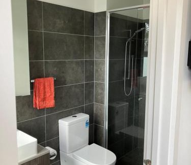 Highton Apartment | Private Room & Ensuite, in shared Modern 2 Level Apartment - full use of all facilities
