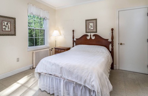 Lancaster House | Private Room in Grand Estate w/ Separate Entrance
