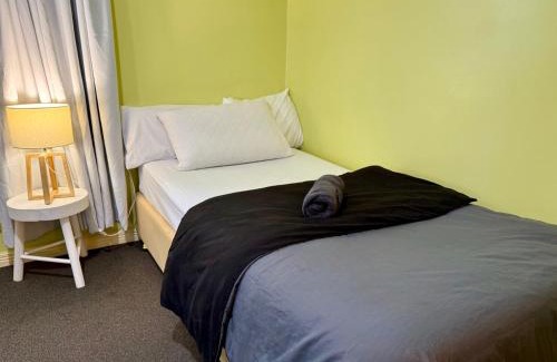 Grey Lynn House | Private Room in Grey Lynn Villa
