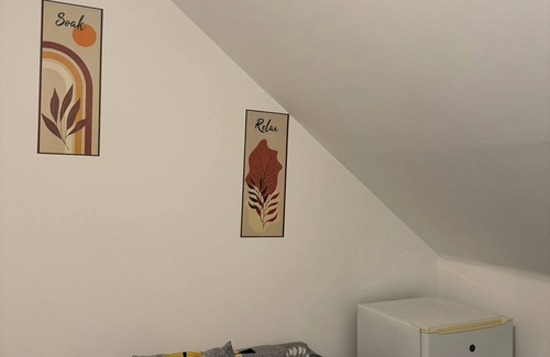 Congerstone House | PRIVATE ROOM, PRIVATE LIVING ROOM AND PRIVATE BATHROOM