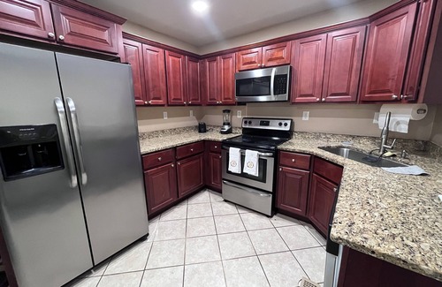 Oxon Hill-Glassmanor House | Private room with shared bathroom