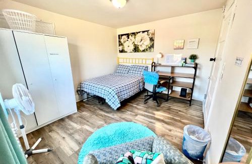 Rainier Valley House | Private Room with Shared Bathrooms and Air Conditioning 10 Minutes from SeaTac Airport