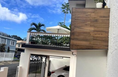 Monacillo Urbano House | Private Rooms in Duplex Home w 4 Baths FQ Beds 1-3ppl