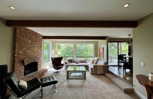 Northwest Bellevue House | Private Sanctuary in the City