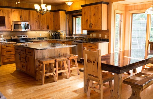Deerwood House | Private - Secluded Lake Home/Sleeps up to 20 people