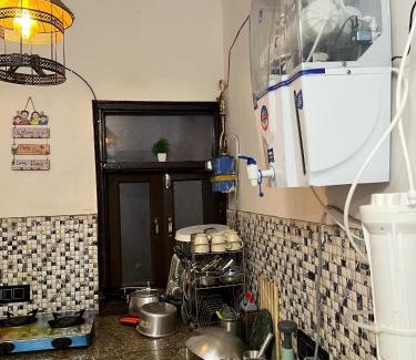 Janakpuri Apartment | Private Stay in New Delhi