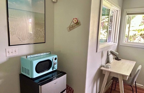 Hakalau Apartment | Private Studio, 10 min walk to Hakalau Beach, Hamakau Coast. 15 min to Honoli'i