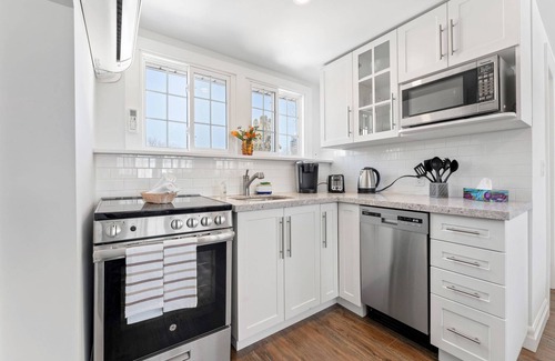 Burlington Apartment | Private Studio apartment Downtown - 2nd floor U5