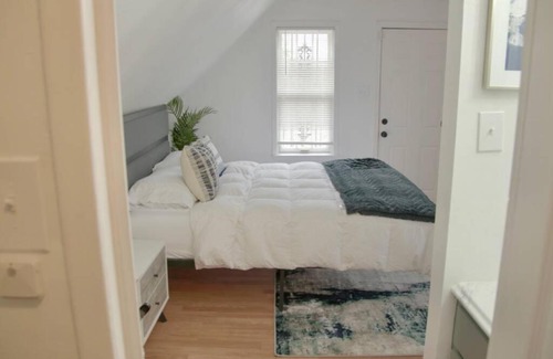 South Central Houston Apartment | Private Studio Getaway near Museum District