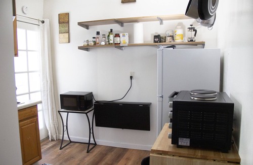 East Richmond House | Private stylish cottage in Richmond Heights