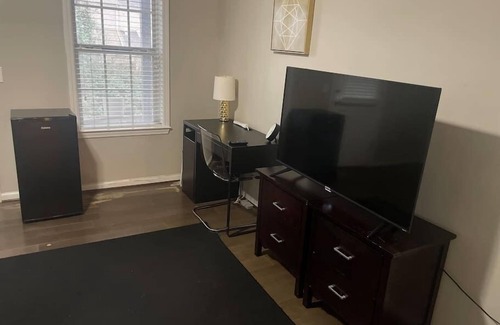 Tucker House | Private Suite Minutes Away From Atlanta
