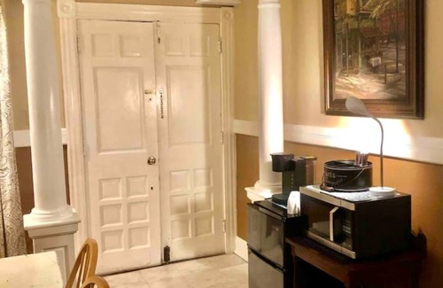 Port Deposit Apartment | Private Suite w/Kitchenette