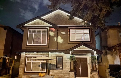 Killarney House | Private Suite w King Bed, Ground Level, Naturally Bright