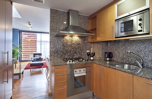El Putget i Farro Apartment | Private Terrace Penthouse that Accommodates 6 guests near the center