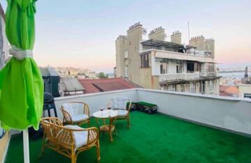 Karakoy Apartment | ★PRIVATE TERRACE ★UNIQUE VIEWS★ NEAR GALATA TOWER