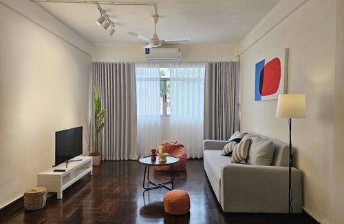 Chana Songkhram Apartment | Private room in Khaosan Road, Khet Phra Nakhon