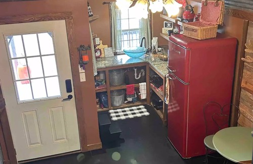 Cook Springs House | Private TinyBarn cabin in Woods
