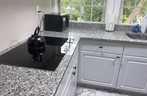 Westview Apartment | Private unit on 2nd floor in Atlanta near Mercedes Benz