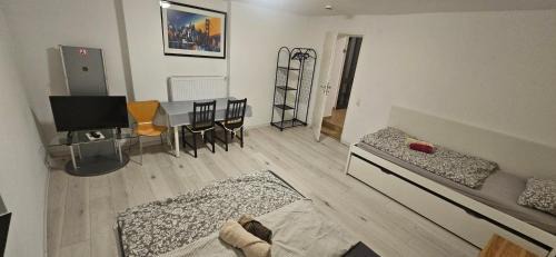 Weisenau Apartment | Private Unterkunft Askinartar