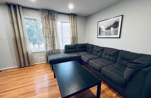 Rossville Apartment | Private Upstairs Unit near Balt City John Hopkins
