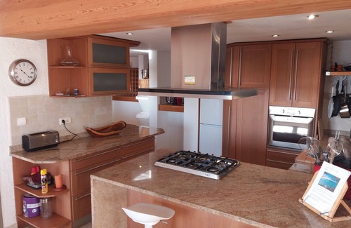Calonge Villa | Private Villa, heated infinity pool, Jacuzzi & Sauna 3.5km from the sea.