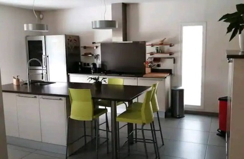 Pia Villa | Private villa pool air conditioning 10 minutes from the beach