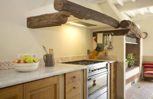 Villabuona Villa | Private Villa with A/C, WIFI, private pool, TV, patio, panoramic view, parking, close to Lucca