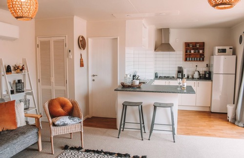 Tasman Cottage | Private Villa With Spectacular Estuary View