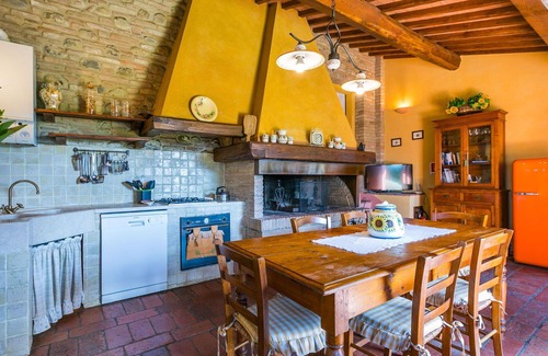 Certaldo House | Private Villa with WIFI, private pool, TV, terrace, pets allowed, parking, close to San Gimignano