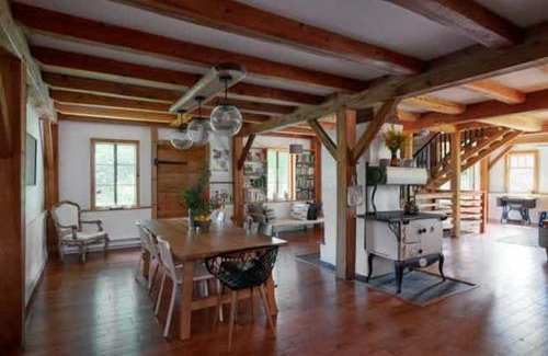 Gilboa House | Private Woodland Retreat with Cedar Hot Tub & Mt View