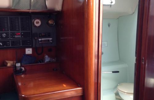 Rodney Bay Boat Rental | Private yacht, day sail and houseboat