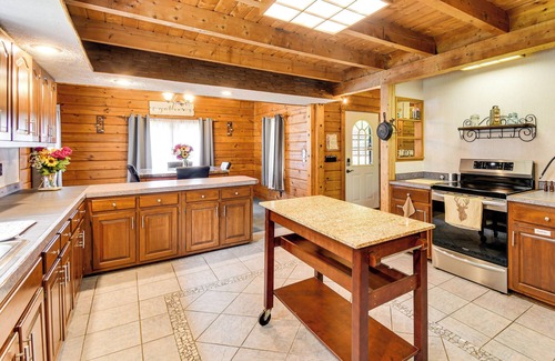 South Butler Cabin | Private Yard: Secluded Hannibal Cabin in the Pines