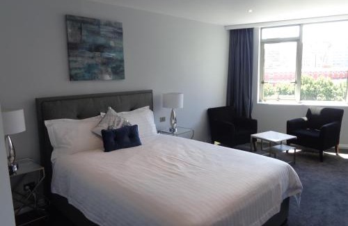 Southbank Apartment | PrivateStudio in Quay West Building