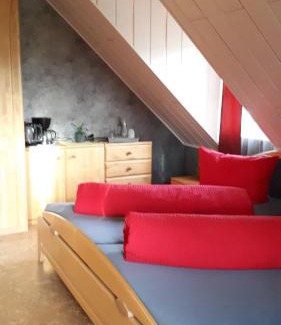 Burkardroth House | Privatzimmer mit Gemeinschaftsbad - Zur Fliegerbank in der Rhön