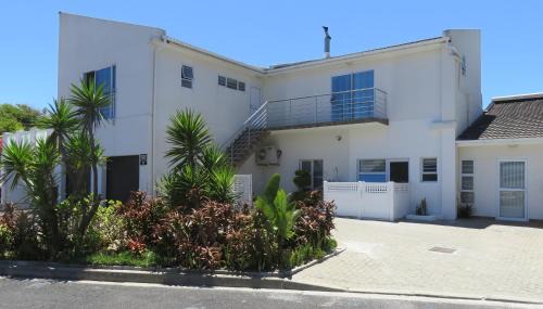 Marina da Gama House | Pro Moni's Guesthouse