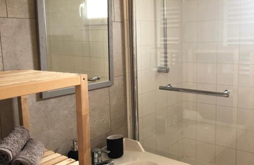 Equemauville Apartment | Proche Honfleur gite avec piscine