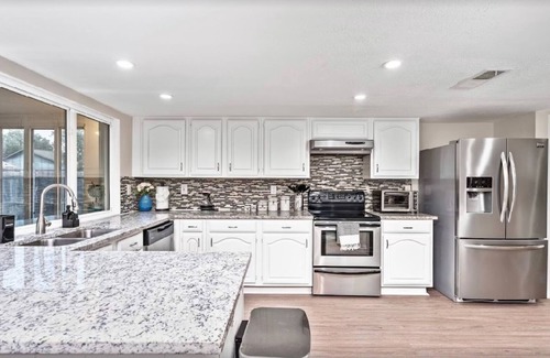 Northeast Carrollton House | Proctor Family Home W/Game room in great Area