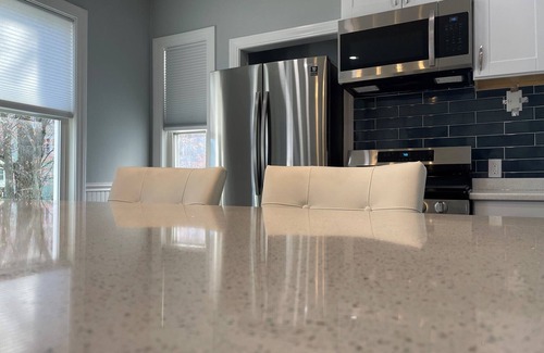 Worcester Apartment | Professional, Clean 2BD near Hospitals | HBHS