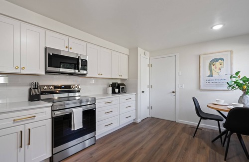 Pleasant Valley House | Professionally designed & furnished 4-bedroom house in Mt Vista, Ridgefield